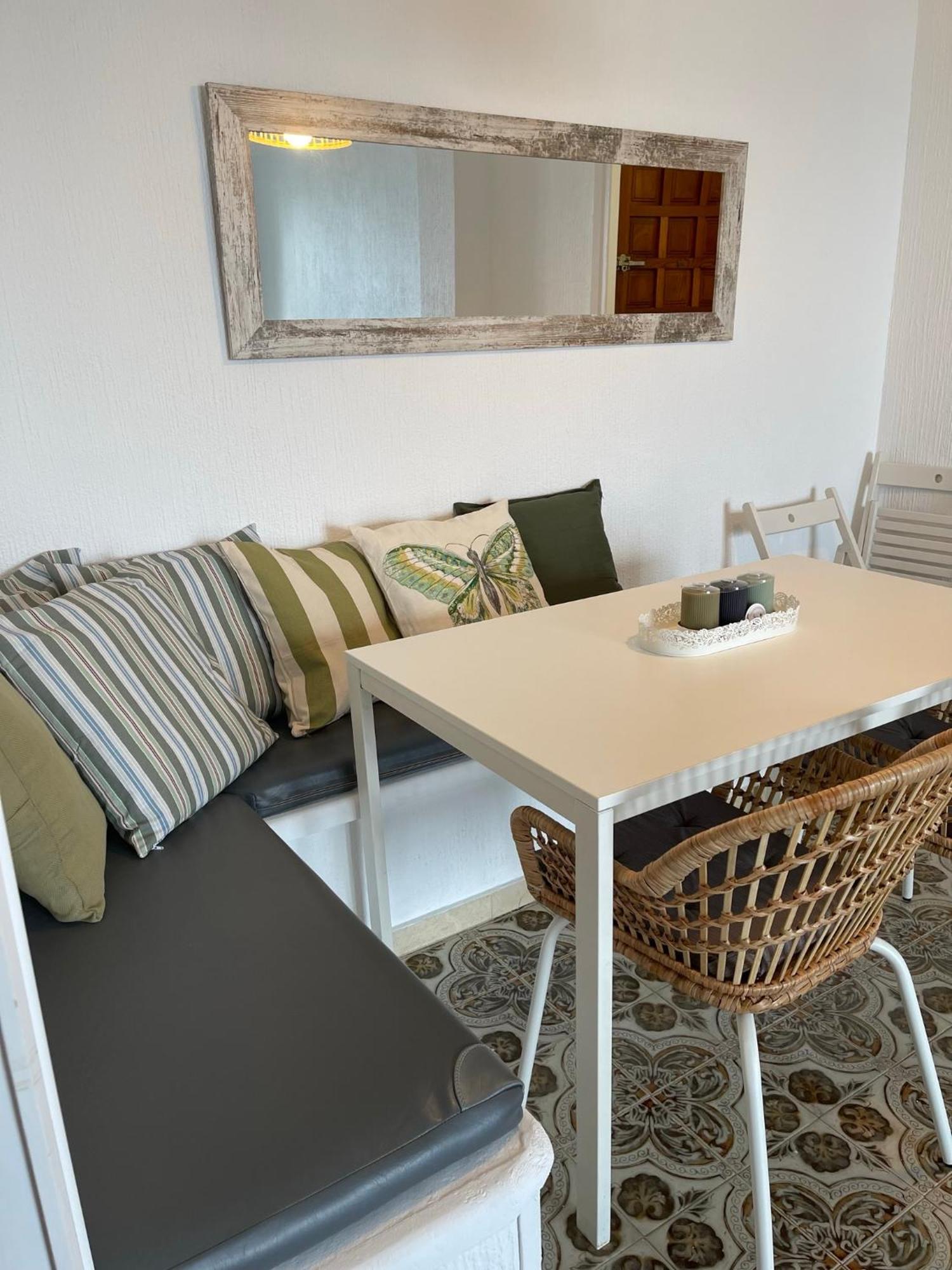 Charming Beachfront Apartment Murcia Exterior photo